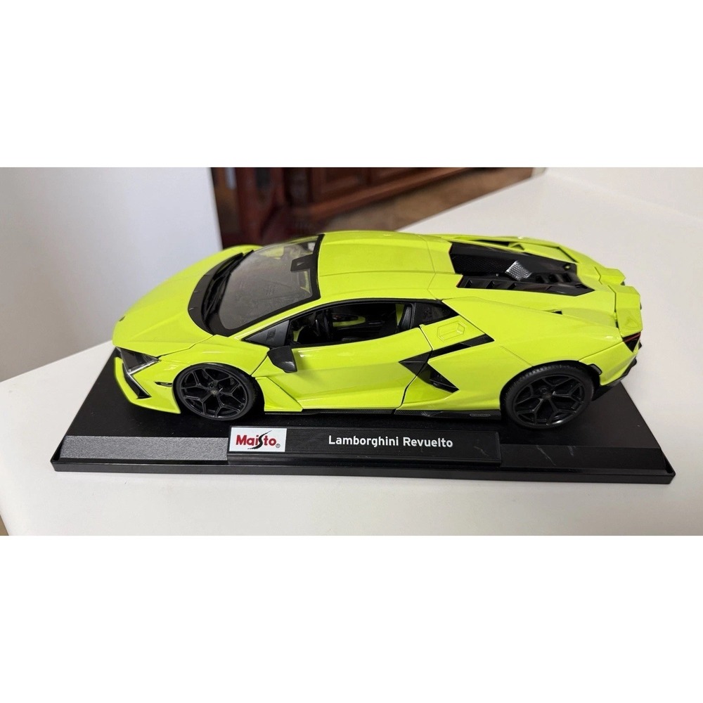 Maisto 1/18 Lamborghini Revuelto Neon Green Diecast Model Car 1:18 Special Edito